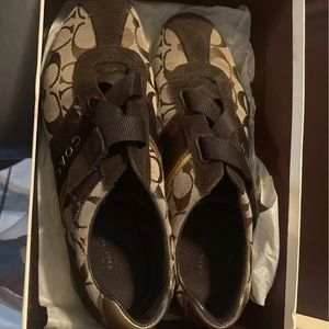 Coach shoes size 9.5 like new